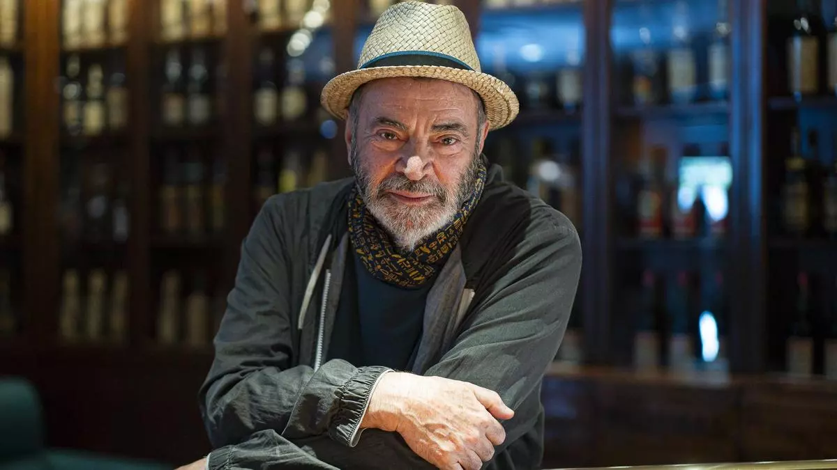 Jordi Esteva, el dedo sobre la bola del mundo