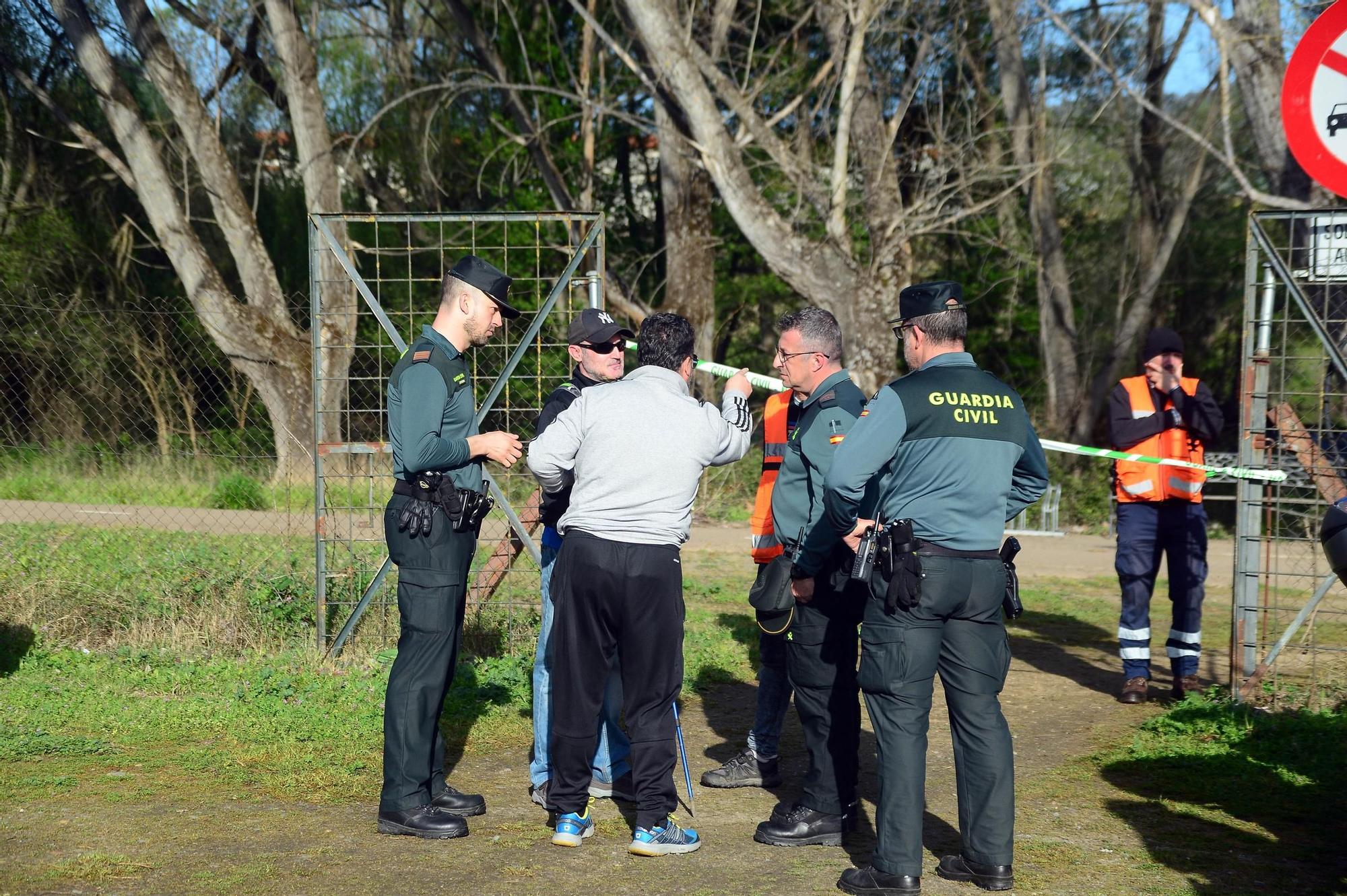 Fotogalería | Medio centenar de voluntarios buscan al desaparecido de Plasencia