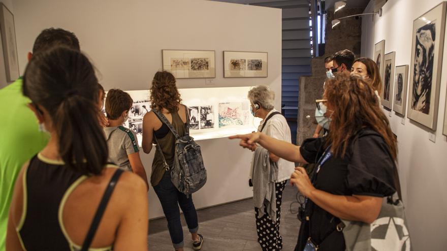 Visitantes en el museo de Baltasar Lobo en Zamora