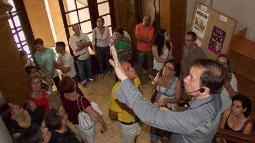 Última visita realizada al Conservatorio de Música Joan Cantó con motivo de la ruta del Modernismo.