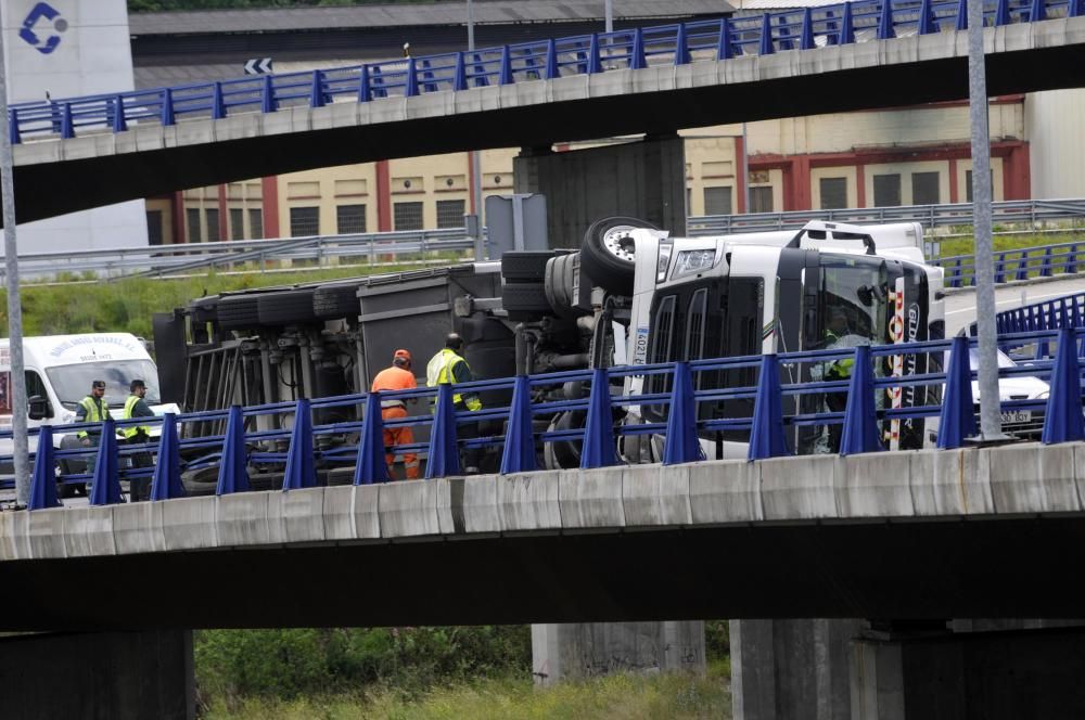 Accidente de un camión en la autovía minera