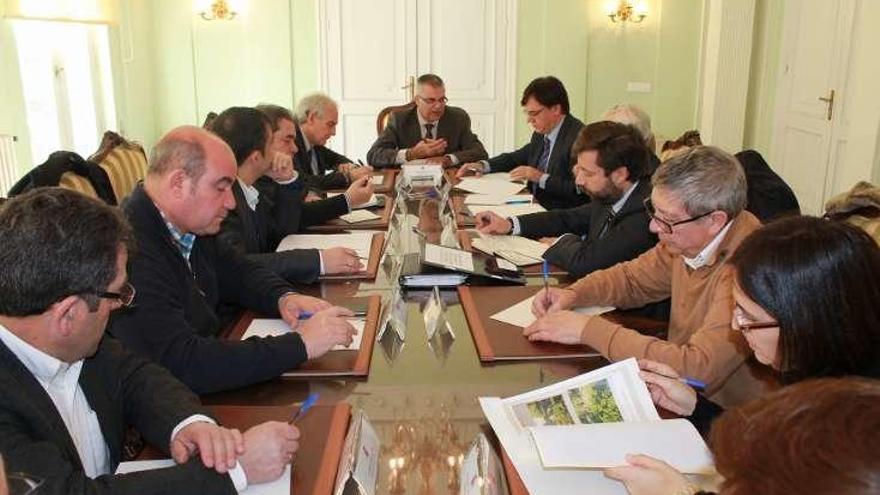 Reunión del delegado con los representantes provinciales // FdV