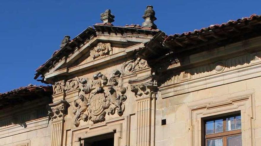 Fachada principal de la Torre de Celles.