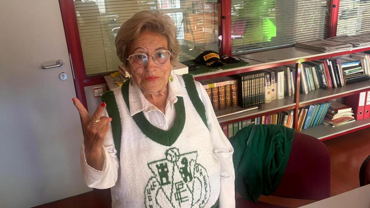 Adita, casi 70 años con el Cacereño bordado en la vida