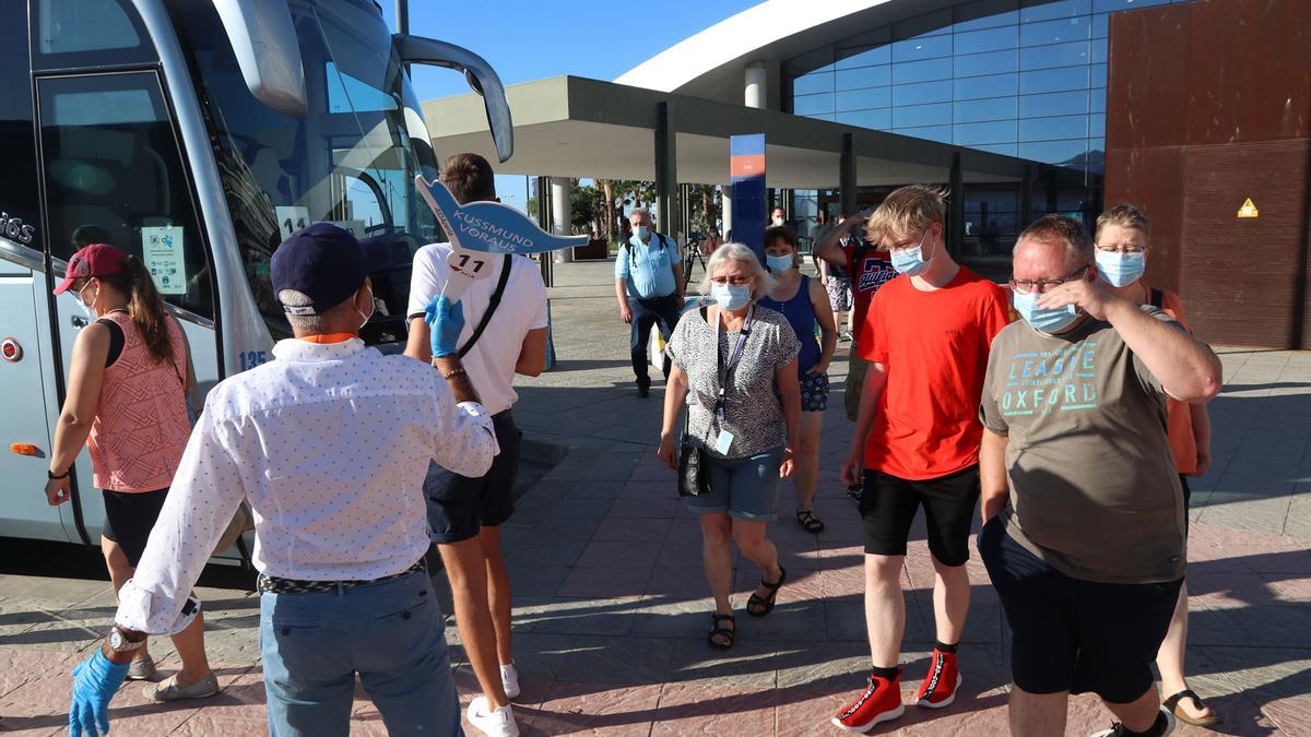 Llega el primer crucero internacional al puerto de Málaga tras la pandemia