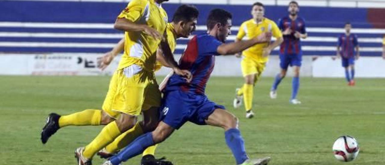 El Alzira se rehace ante el Orihuela y continúa invicto en la 3.ª División