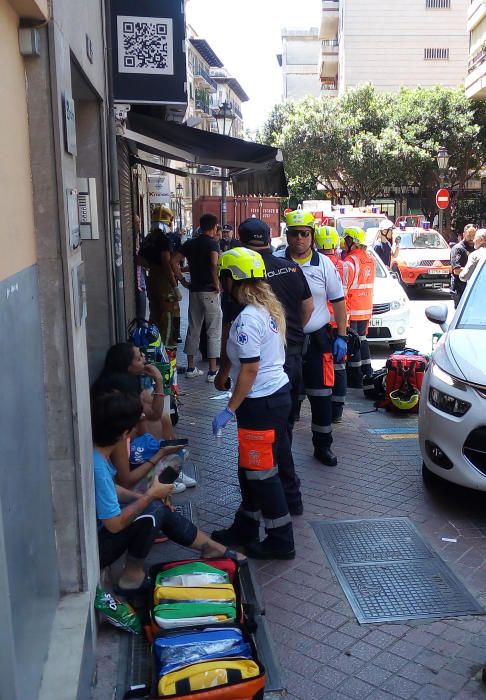 Siete heridos al derrumbarse el techo de un supermercado en la calle Bonaire