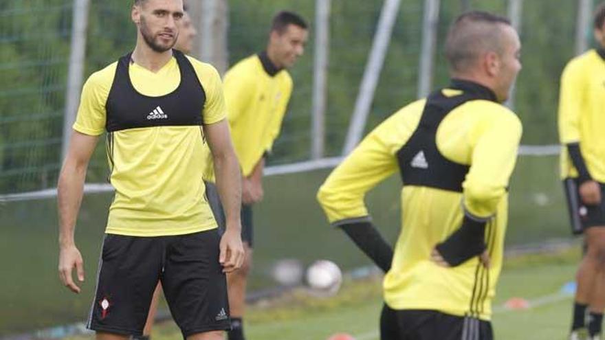 Sergi Gómez durante un entrenamiento. // Ricardo Grobas