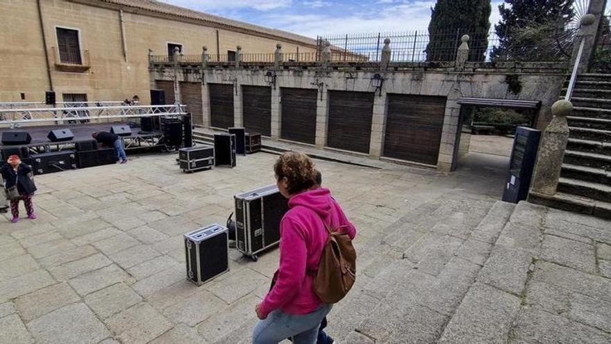 Habla la presidenta de la Fundación Mercedes Calles: &quot;Mientras estuvo abierta la cafetería en Cáceres, el techo se pudo caer&quot;