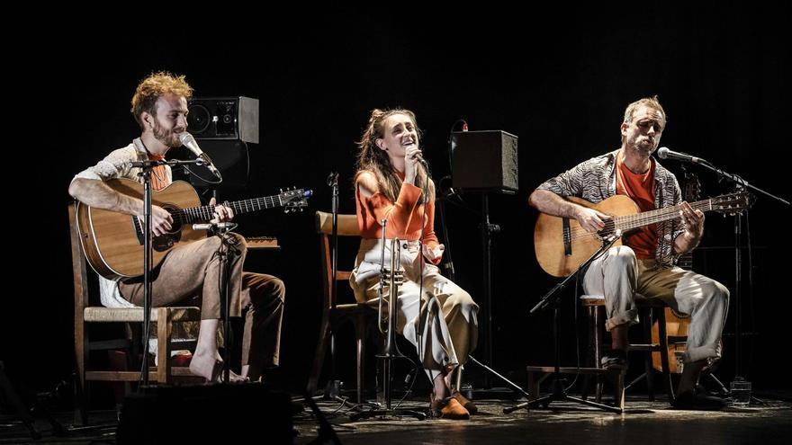 Henrio i Alba Careta bressolen uns Carlins plens a vessar