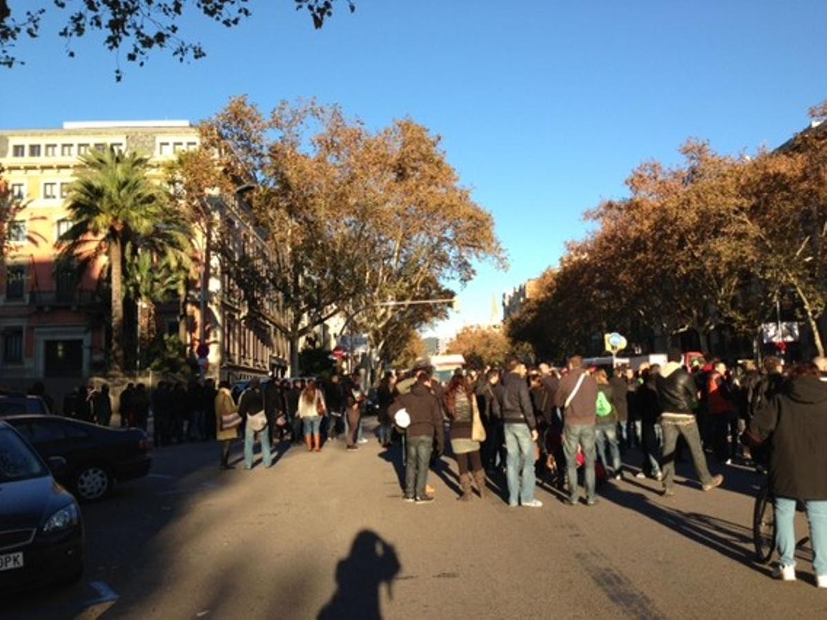 Protesta dels Mossos davant la Conselleria d’Interior, al passeig de Sant Joan.