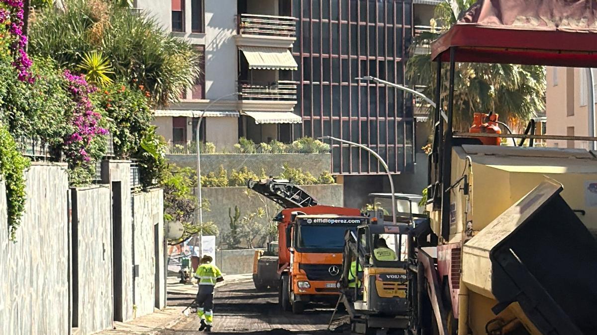 Obras de asfaltado y mejora de la calle Nijota, en Santa Cruz de Tenerife.