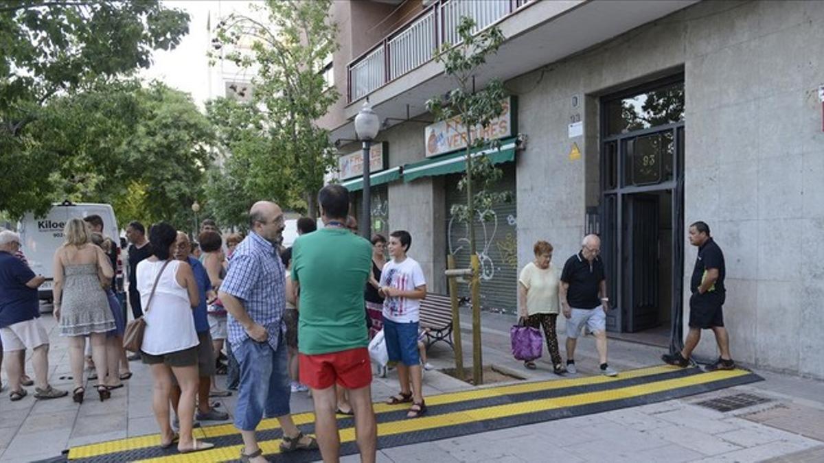 Protesta frente al edificio, este sábado.