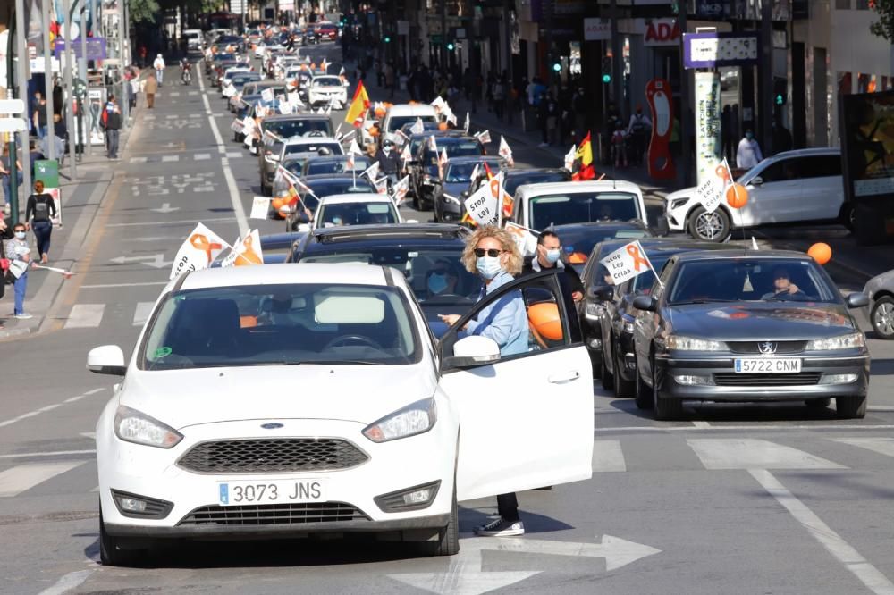 Miles de murcianos protestan en las calles contra la ley Celaá