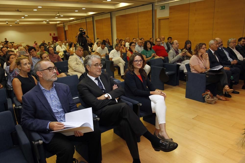 Los asistentes llenaron el auditorio de la Fundación Bancaja.