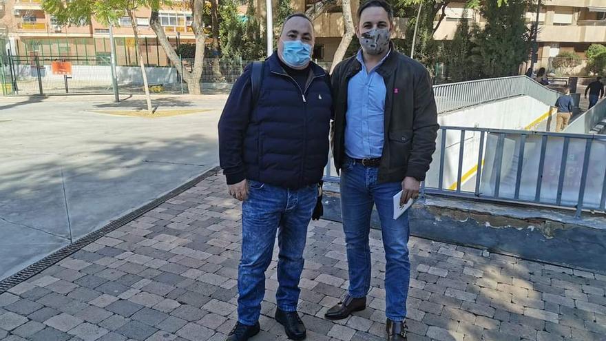 El exguardia civil, con Abascal.