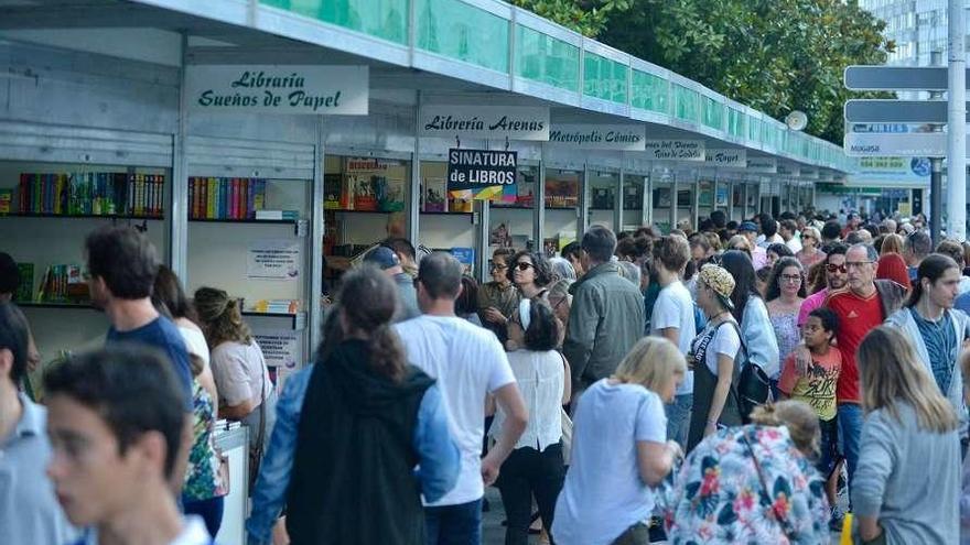 La Feria del Libro se inaugura con especial atención a las librerías locales