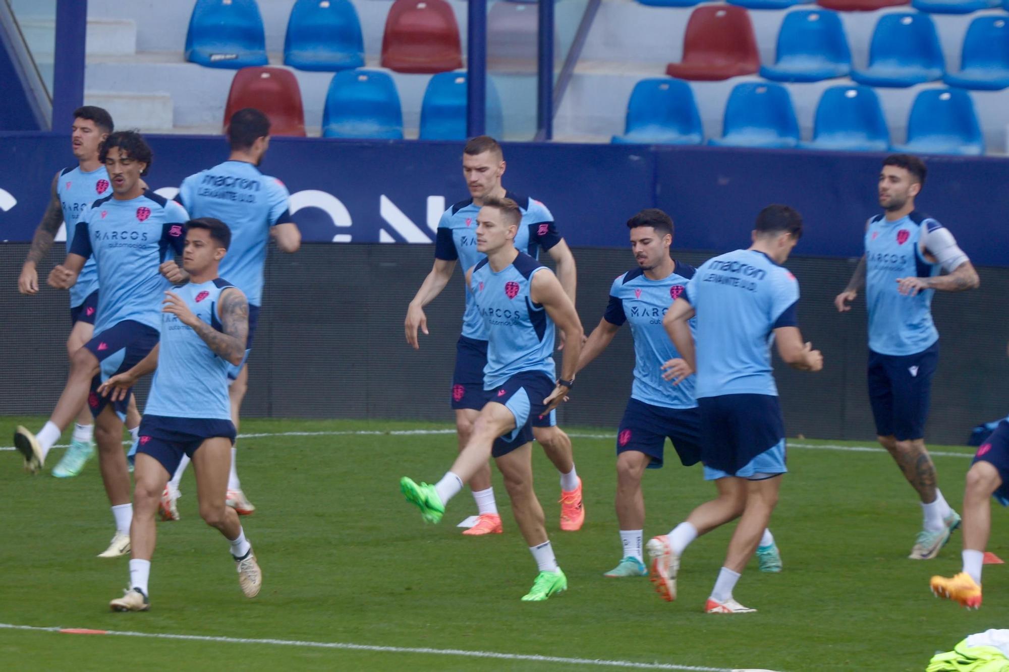 Última sesión de entrenamiento para el Levante antes de enfrentarse al Amorebieta