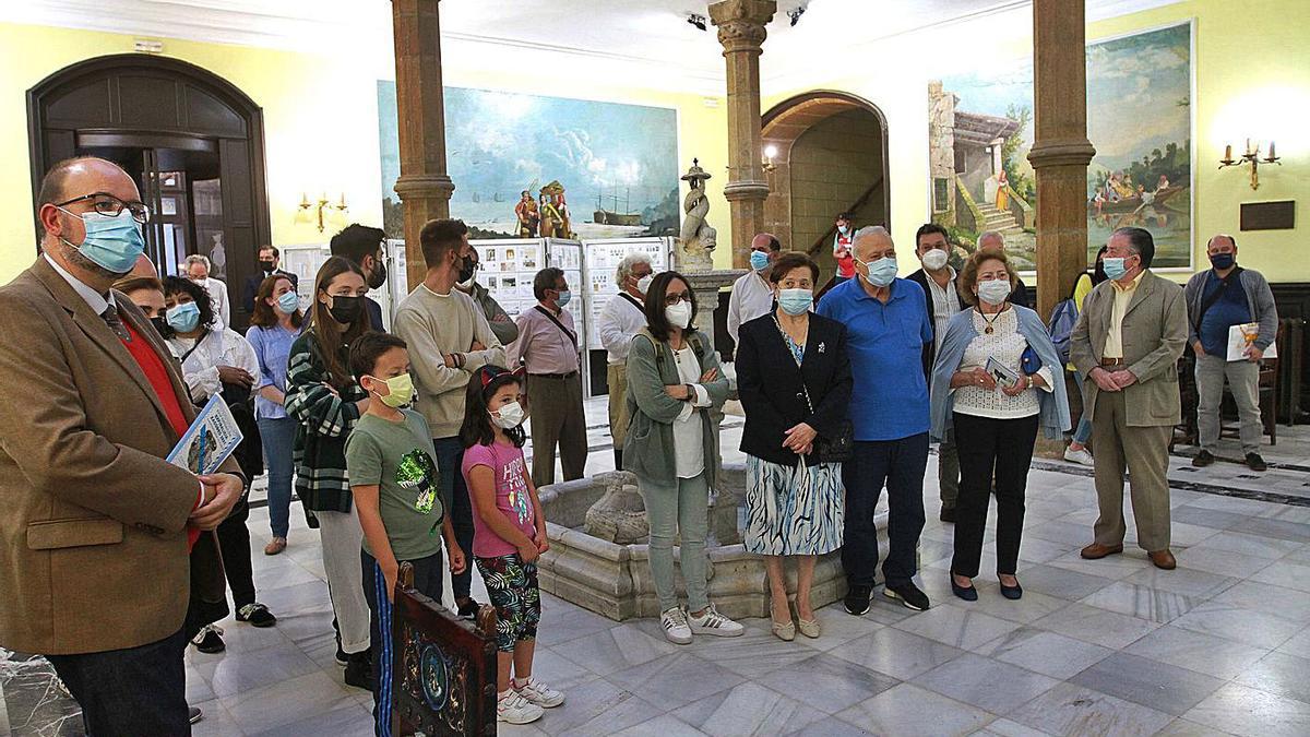 Acto de inauguración de la muestra en la que se exponen colecciones de todo el país. |   // IÑAKI OSORIO