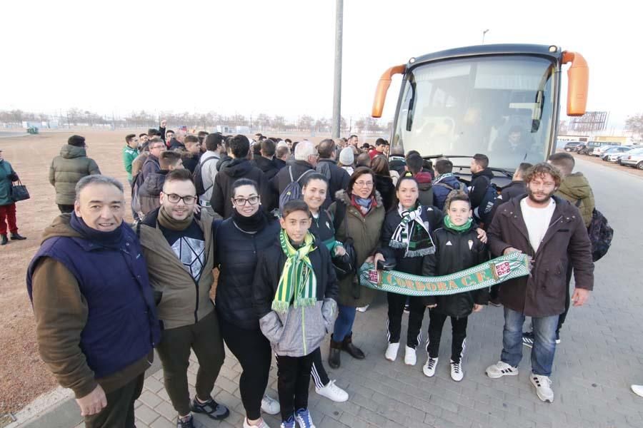 Aficionados del Córdoba CF rumbo a Huelva