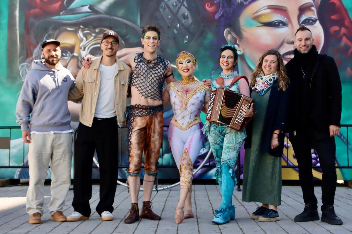 La ‘Alegría’ del Circo del Sol vuelve a la calle y se reencuentra con su origen urbano.