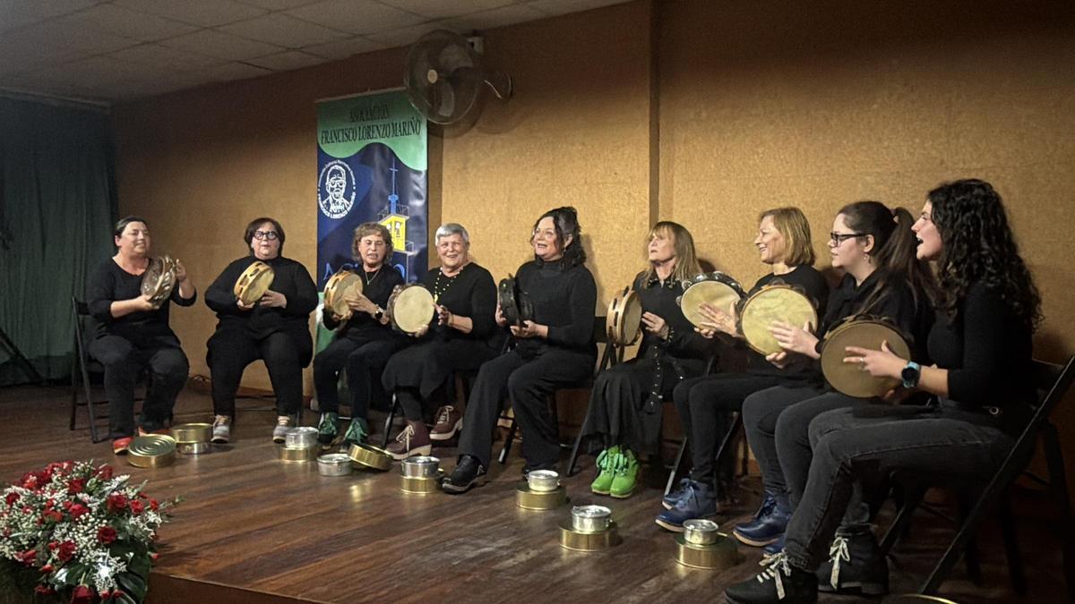 Actuación das cantareiras As Sete Linguas, de Aguiño.