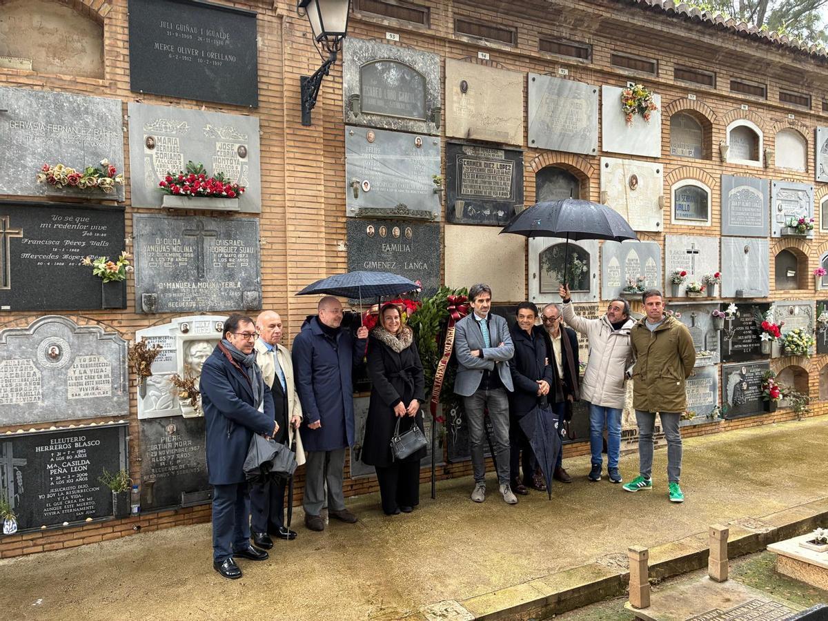 Homenaje a Blasco Ibáñez, en el cementerio de València.