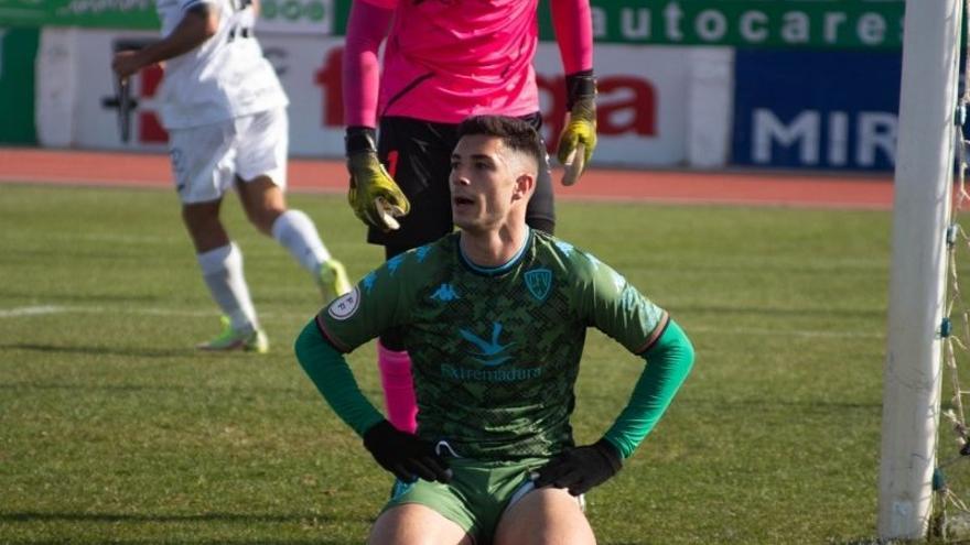 Sillero se lamenta por una ocasión fallada ante el Ceuta el pasado fin de semana.