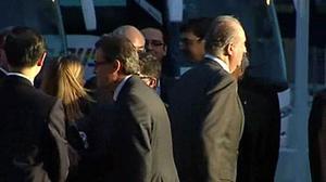 El Rei i Artur Mas es van asseure junts a l’autobús que els portava a la inauguració de la nova terminal de contenidors del Port de Barcelona.