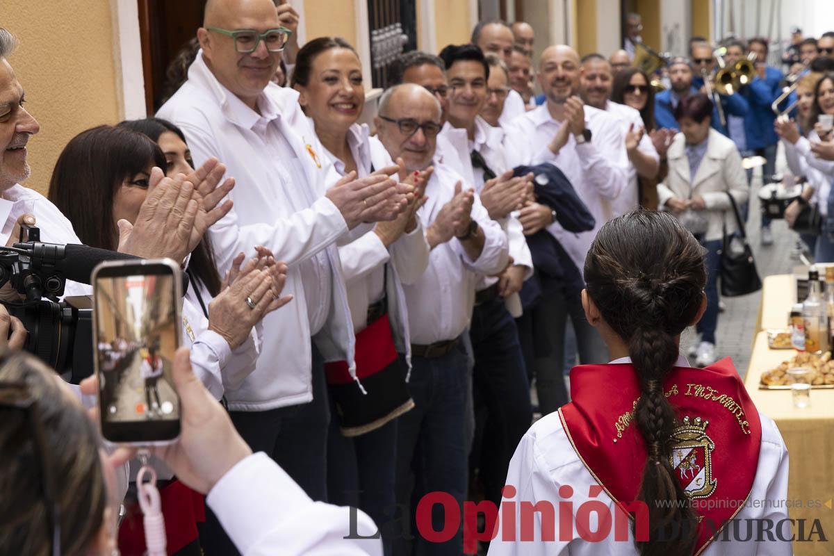 La lluvia no impidió que miles de personas tomaran Caravaca en el ‘Día del Pañuelo’ La lluvia no impidió que miles de personas tomaran Caravaca en el ‘Día del Pañuelo’