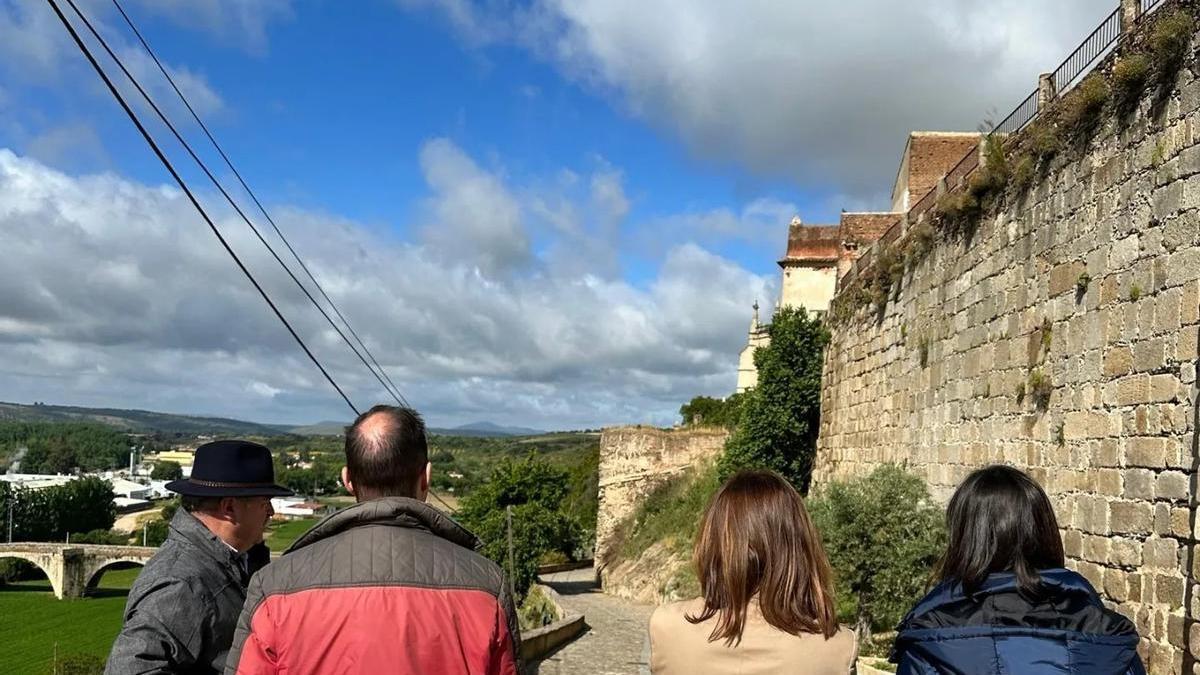 Parte de la muralla en la Barrera del Cubo, detrás de la catedral.