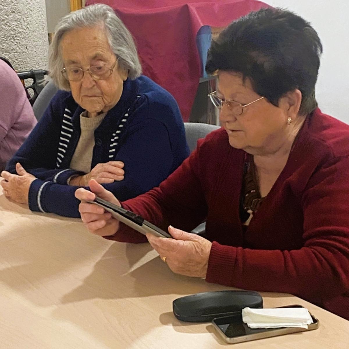 Otra parte importante de las clases ha sido aprender a manejar las tablet.