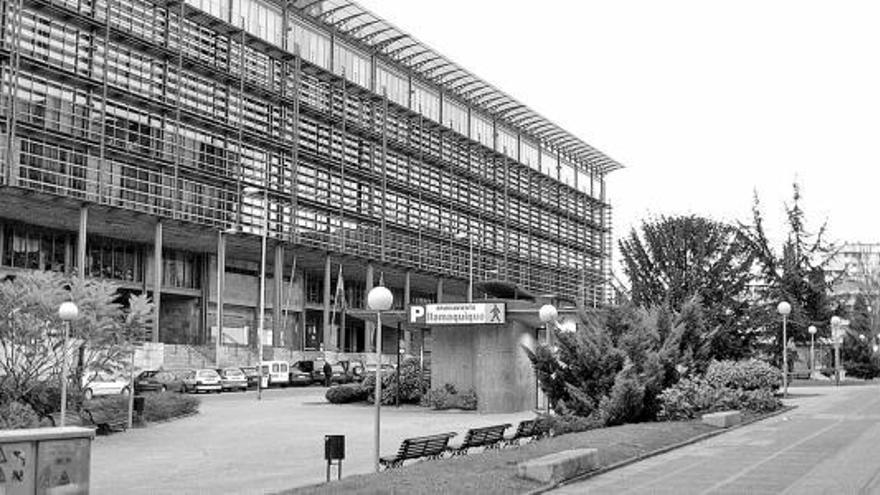 El edificio administrativo del Principado en Llamaquique (Oviedo).