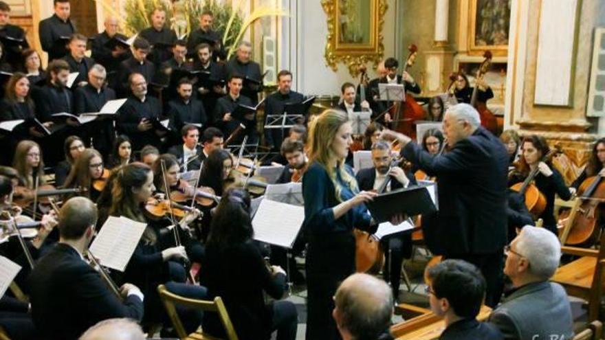 Concierto de las dos formaciones musicales con la joven soprano.