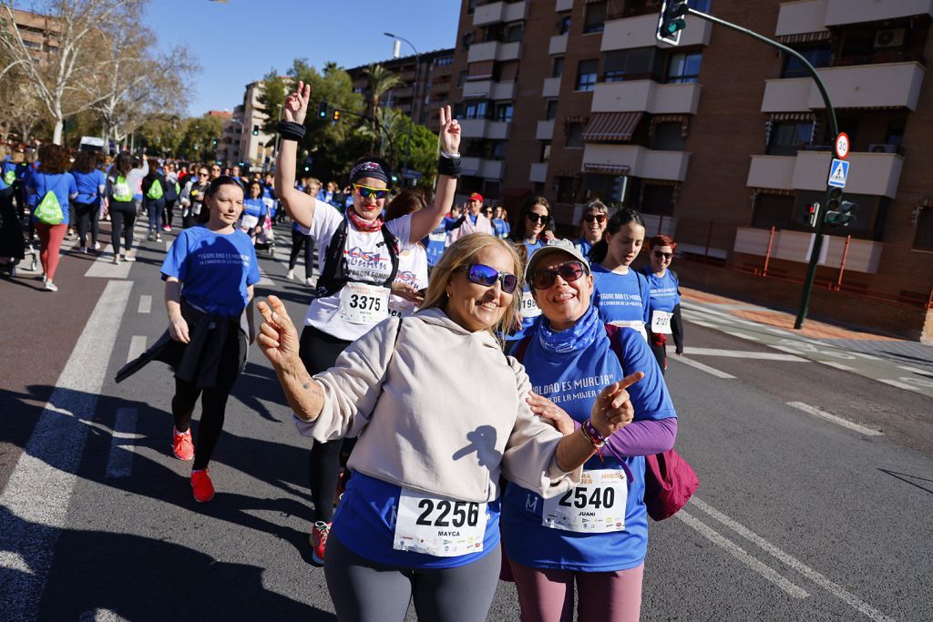 Imágenes del recorrido de la Carrera de la Mujer: avenida Pío Baroja y puente del Reina Sofía (II)