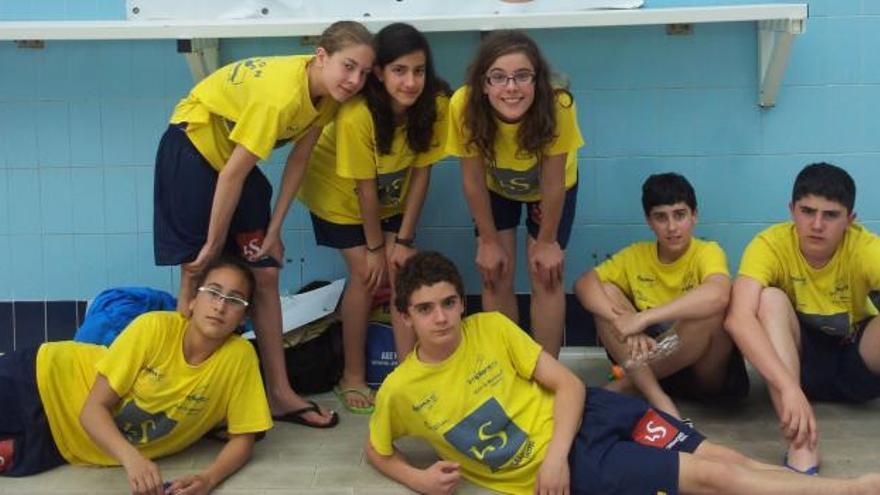 Grupo de nadadores del Club Natación Zamora.