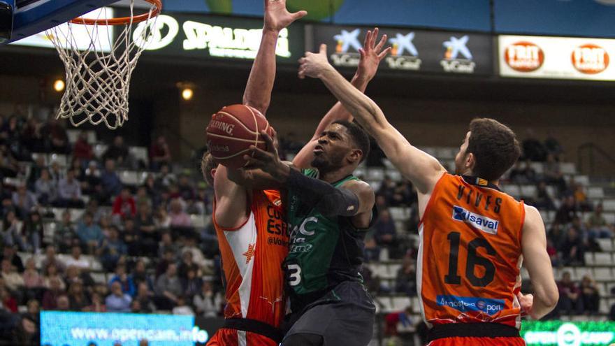 El Valencia Basket tira de galones en Badalona