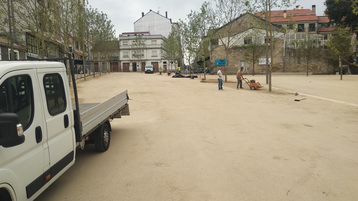 Trabajos finales en la plaza