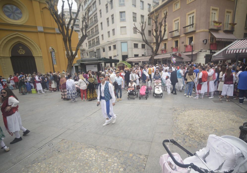 Ambiente en la plaza de las Flores en el Bando