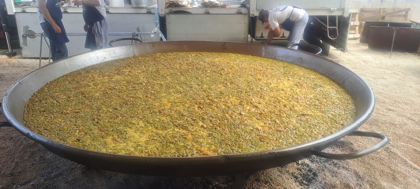 Paella de la Gent Gran en las fiestas de Tavernes de la Valldigna