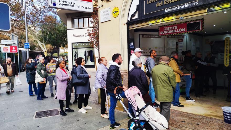 La venta de Lotería de Navidad crece en torno al 15 por ciento en Palma