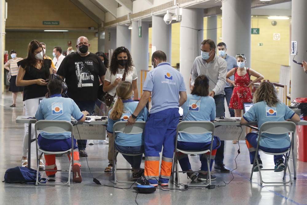 Comienza la vacunación covid en el pabellón de Vista Alegre