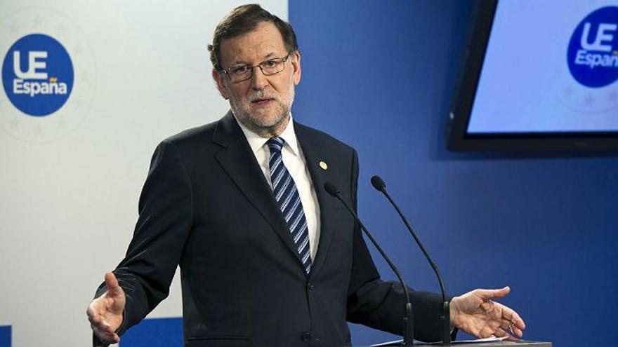 Rajoy le retira la palabra a un periodista que le pregunta en inglés