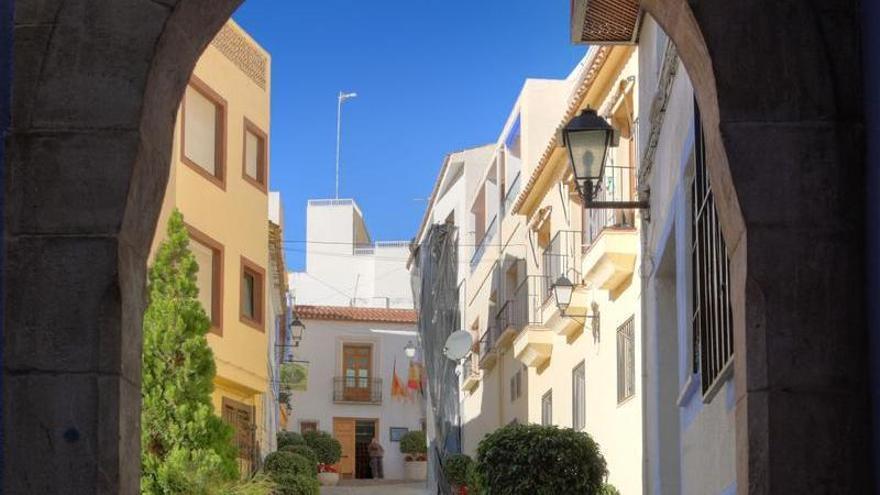  de Calp abre una consulta ciudadana para definir el futuro de los hermanamientos del municipio