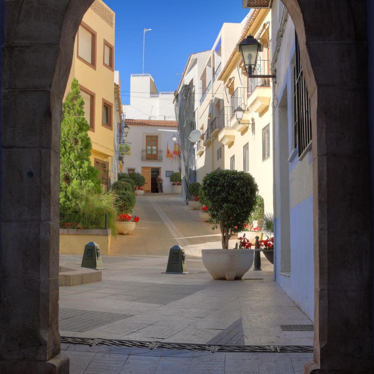 El Ayuntamiento de Calp abre una consulta ciudadana para definir el futuro de los hermanamientos del municipio