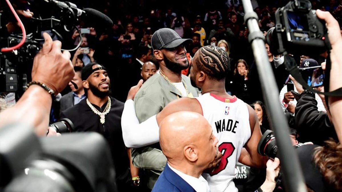 LeBron James no quiso perderse el adiós de su amigo  Dwyane Wade
