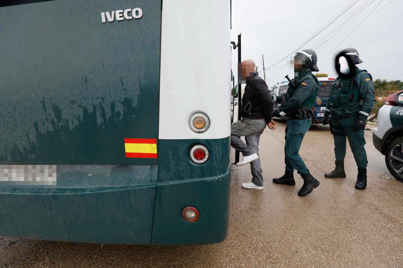 FOTOS | Así ha sido la operación contra el narcotráfico y el crimen organizado en Son Banya