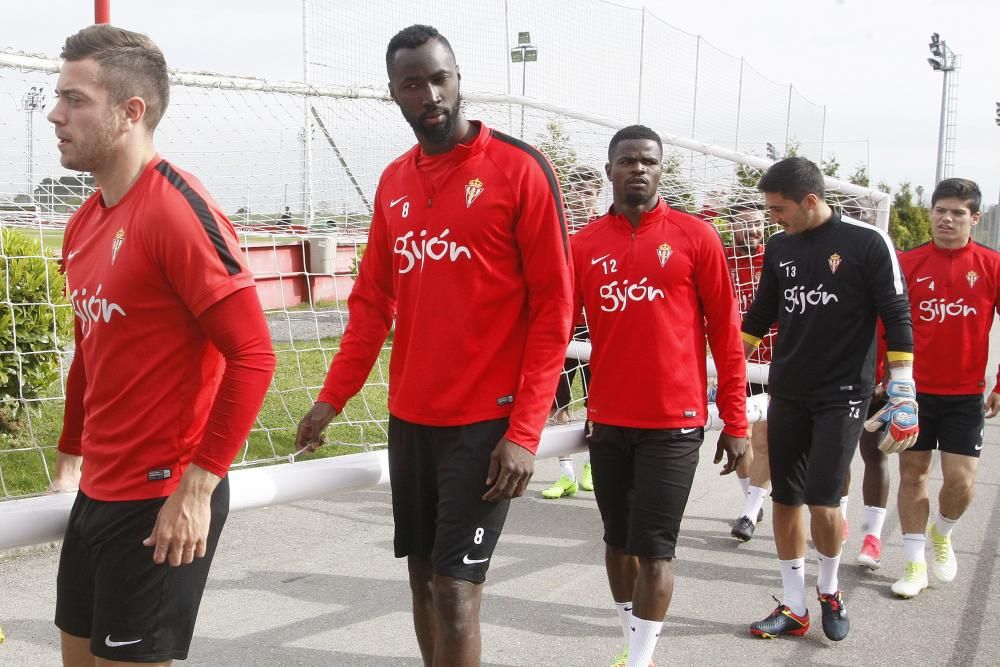 Entrenamiento del Sporting esta mañana en Mareo