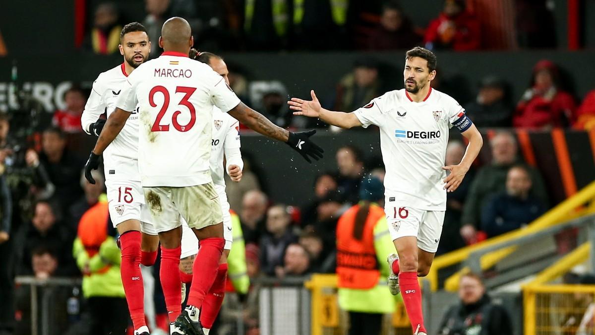 Los jugadores del Sevilla celebrando el primer gol ante el United