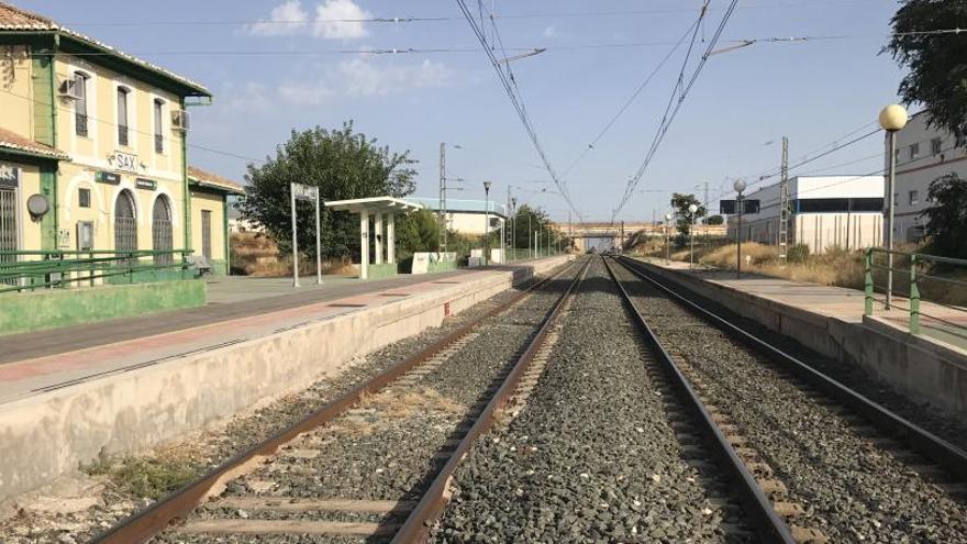 La estación del ferrocarril de Sax